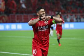 新赛季中国足坛两支豪门恒大和上港的对决依旧是备受关注的焦点