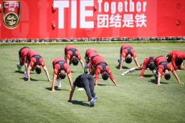 上海集训的中国男足将于明日迎战热身赛的第二个对手上海申花队