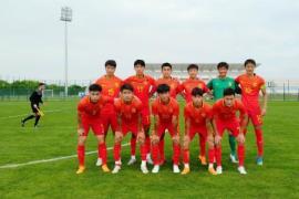U19国青队与泰州远大U23队进行热身赛 以2比2言和对手