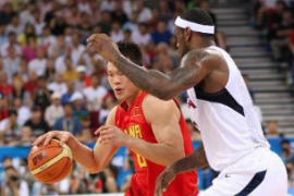 中国男篮对阵美国梦之队 他与詹姆斯对位的感受