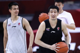 CBA半决赛首战 辽宁男篮与新疆队的比赛进行到第三节
