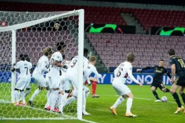 欧冠小组赛第3轮中阿贾克斯客场2-1小胜中日德兰