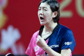 女子团体决赛中陈梦展示出王者霸气在1-2落后情况下3-2逆转王曼昱