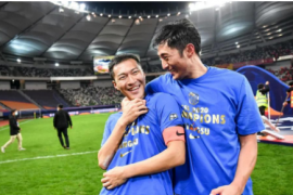 上海申花足球俱乐部官方宣布吴曦加盟人民日报体育部对该笔交易发表看法