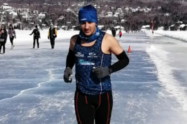卡里姆光脚在雪地跑半马创造了新的世界纪录
