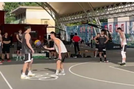 丁彦雨航的经纪人睢冉发布了一条丁彦雨航在三人篮球国家队集训的视频