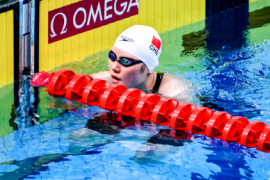在女子200米个人混合泳比赛中叶诗文游出2分13秒86的成绩获得亚军
