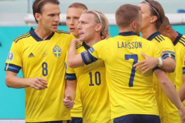 欧洲杯分八之一决赛最后一场对决瑞典队对战乌克兰
