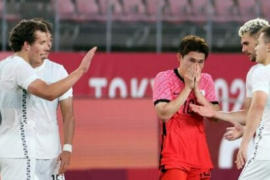 韩国国奥在奥运男足首战中0比1输给新西兰