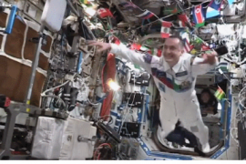 国际空间站的宇航员们举办了一场非官方太空奥运会