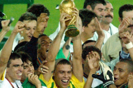 在足坛巴西被称为足球王国这是实至名归