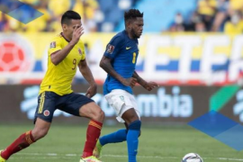 哥伦比亚对阵巴西上半场比赛帕奎塔失单刀