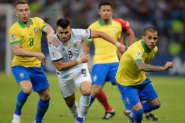 巴西对阵乌拉圭赛前两队公布首发阵容