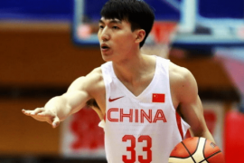 男篮后卫吴前接受FIBA采访表示目前身体比较疲劳