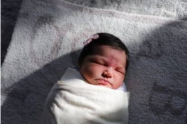 钱德勒帕森斯在个人社交媒体晒出自己刚出生女儿的照片