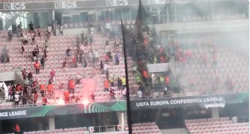 尼斯对科隆欧会杯因球迷骚乱推迟1小时，数十人受伤其中1人重伤