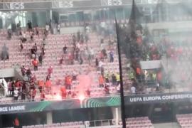 尼斯对科隆欧会杯因球迷骚乱推迟1小时，数十人受伤其中1人重伤