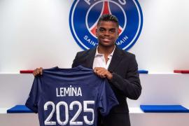 官方：巴黎与17岁锋线小将勒米纳签署生涯首份职业合同，至2025年